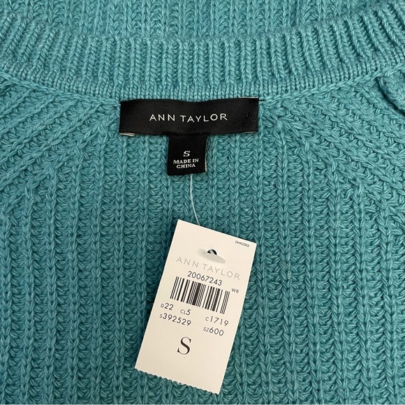 Ann Taylor Ribbed Knit V-Neck Wool Blend Sweater Small NWT - Picture 8 of 10